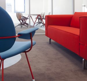 <span>KommaGo</span><i>→</i>